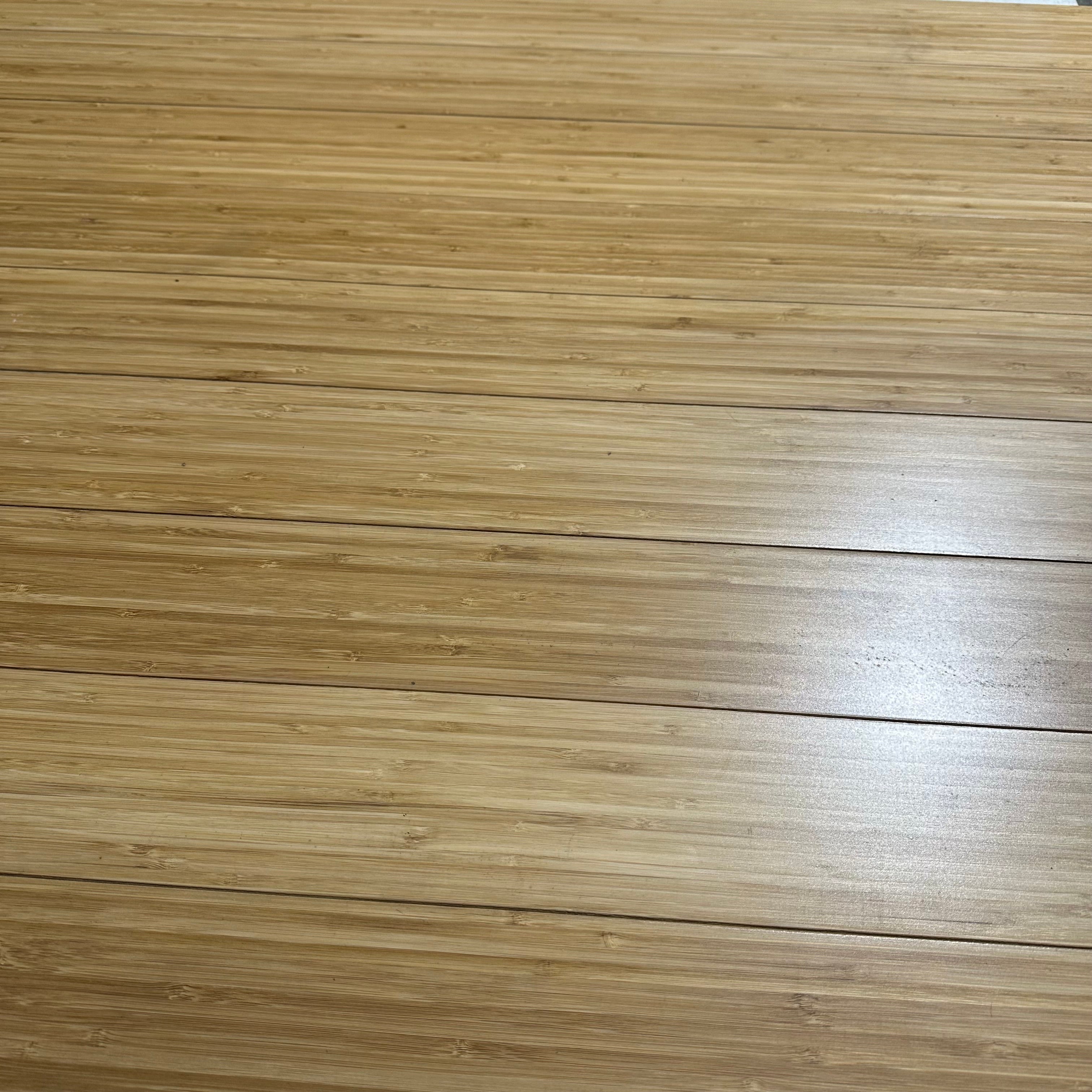 竹フローリング　カーボン色　ウレタン塗装