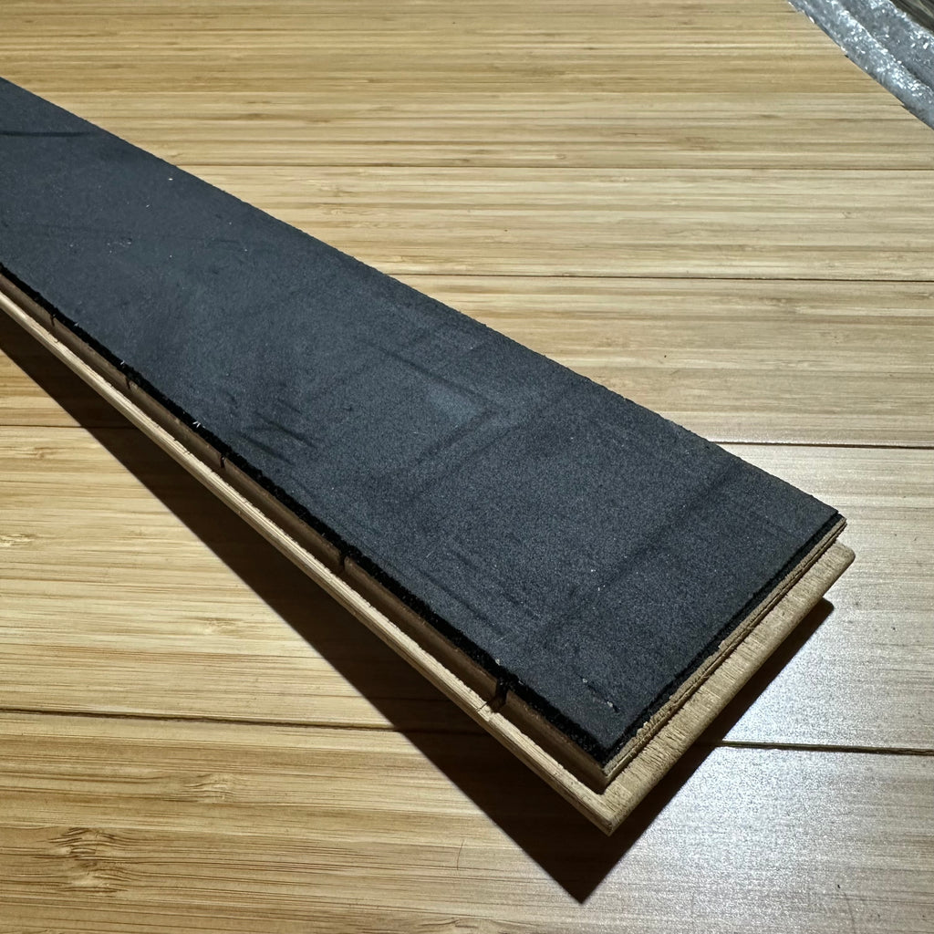 竹フローリング　カーボン色　ウレタン塗装