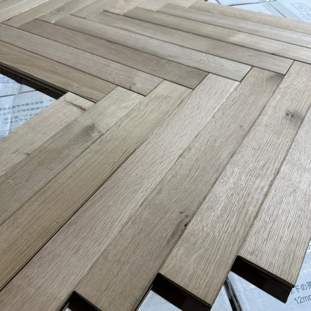 ナラフローリング　ヘリンボーン　無塗装