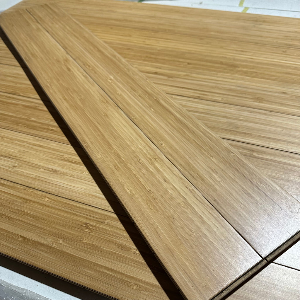 竹フローリング　カーボン色　ウレタン塗装